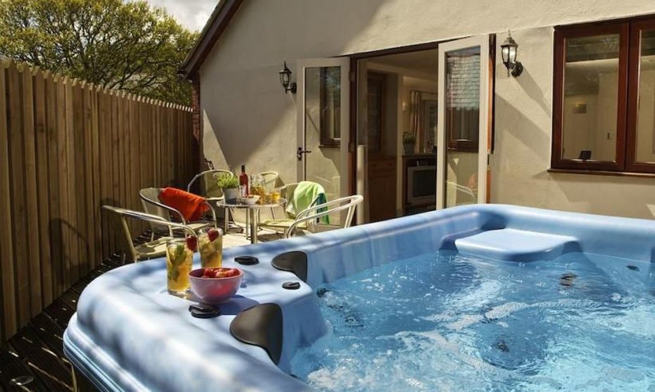 luxury-holiday-homes-with-hot-tubs-in-devon-not-to-be-missed-coast